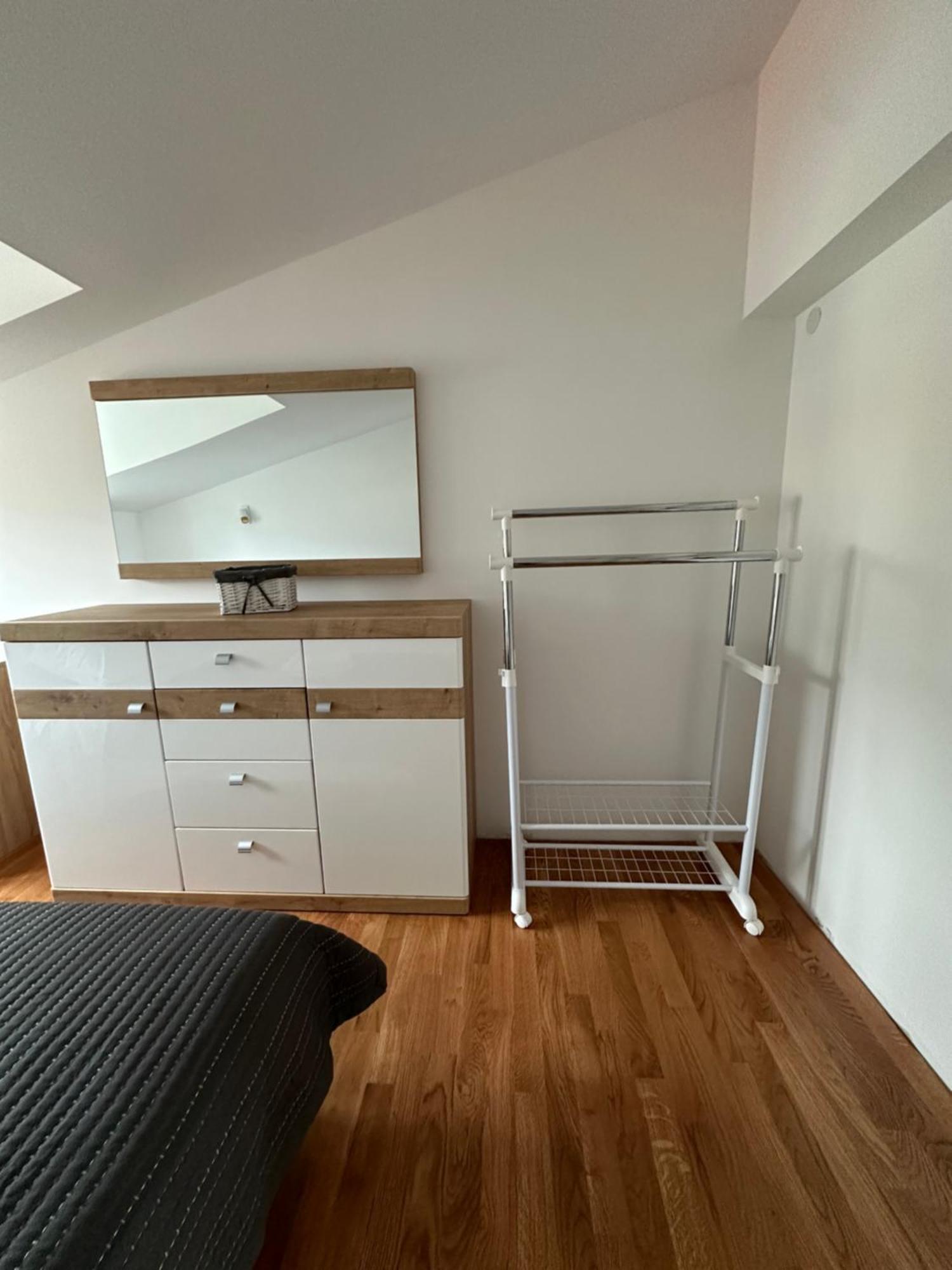 Bee House Suite - Brand New Apartment 100 M From Sea Kaštela Kültér fotó